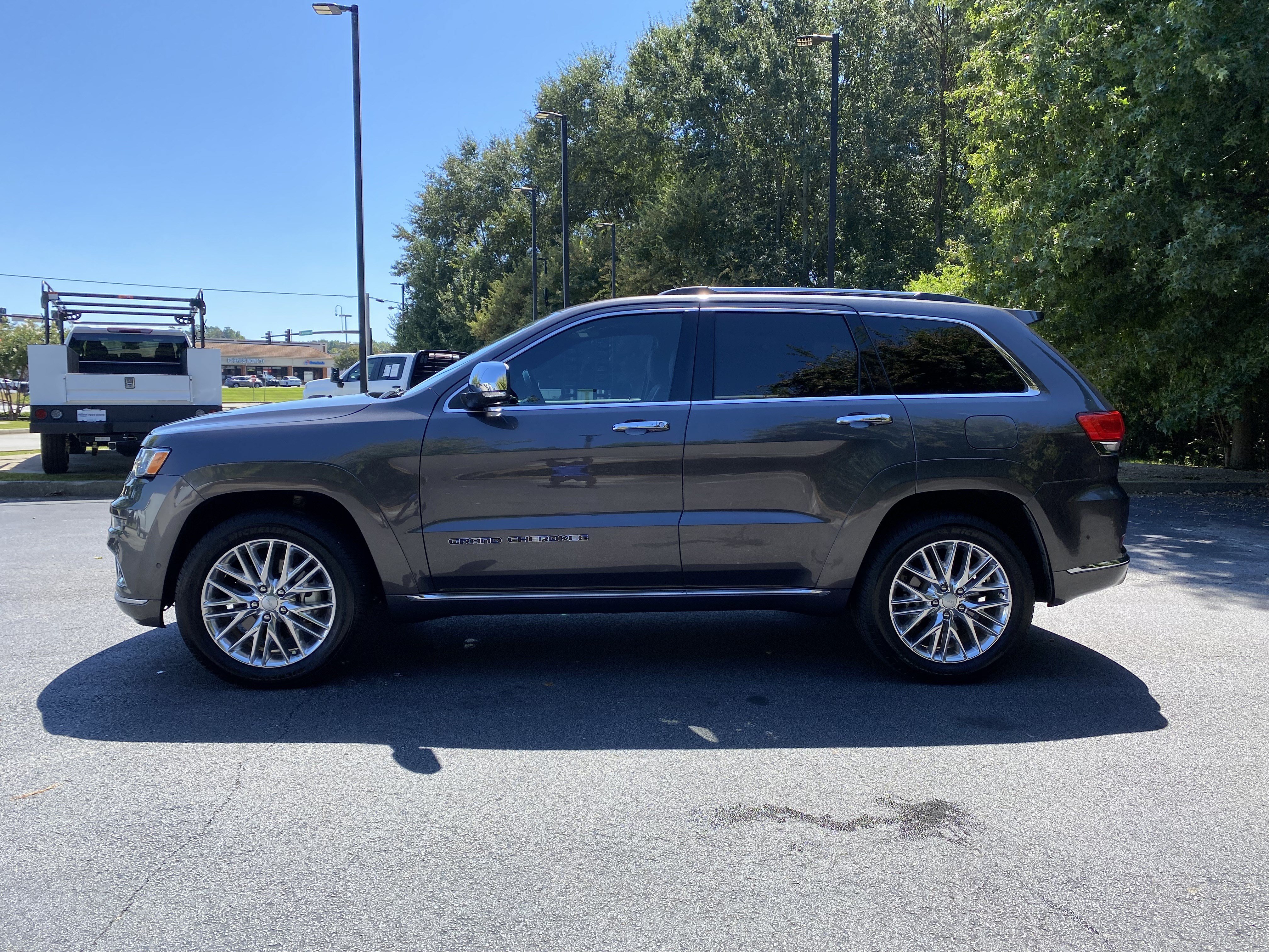 Used 2017 Jeep Grand Cherokee Summit AWD/4WD image 6