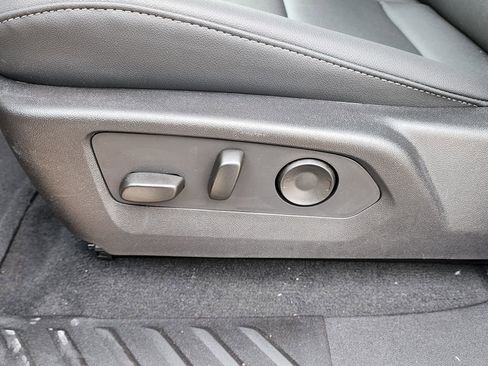 New 2026 GMC Canyon Elevation w/ Convenience Package image 17