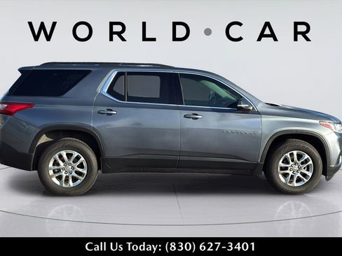 Used 2020 Chevrolet Traverse LT FWD image 3