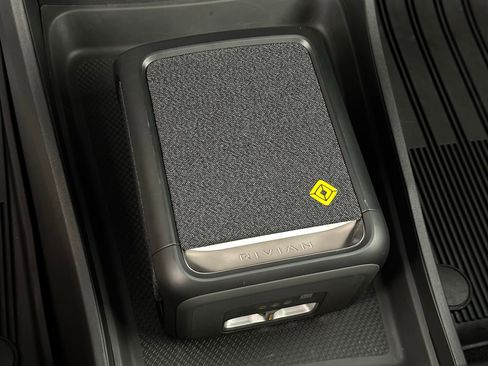 Used 2024 Rivian R1T Adventure image 17