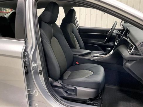 Used 2022 Toyota Camry LE image 7