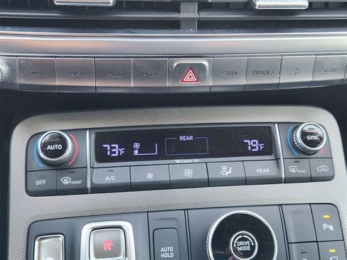 Used 2022 Hyundai Palisade Limited image 18