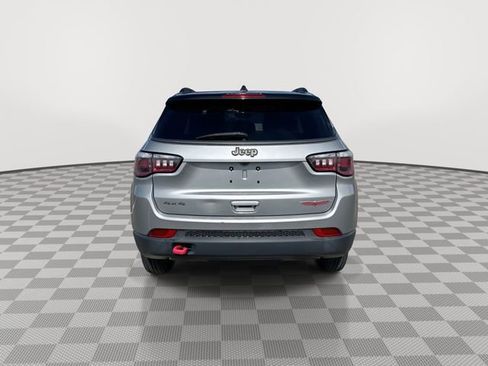 Used 2017 Jeep Compass Trailhawk AWD/4WD image 8