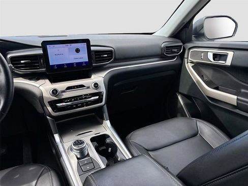 Used 2023 Ford Explorer XLT w/ Equipment Group 202A image 10