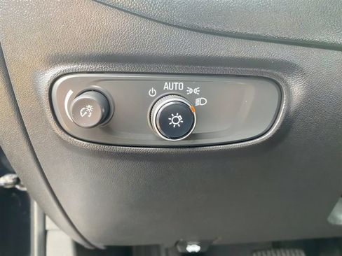 Used 2022 Chevrolet Equinox LT FWD image 16