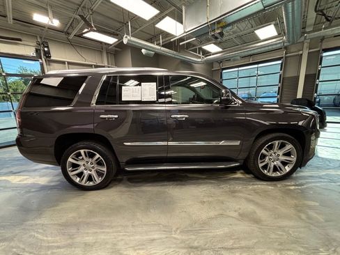 Used 2016 Cadillac Escalade Luxury image 36