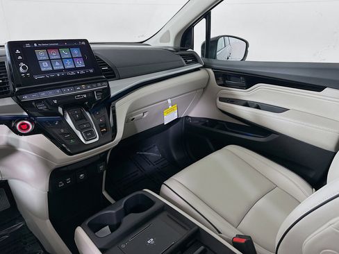 New 2026 Honda Odyssey Touring image 22