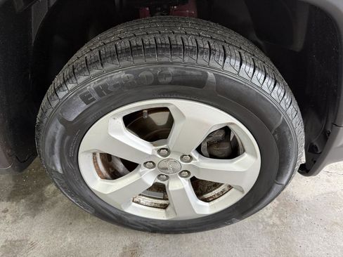 Used 2018 Jeep Compass Latitude w/ Popular Equipment Group image 40