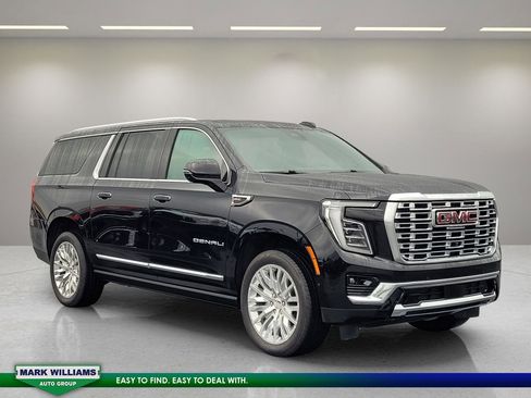 Used 2025 GMC Yukon XL Denali w/ Sun & Power Step Package image 1