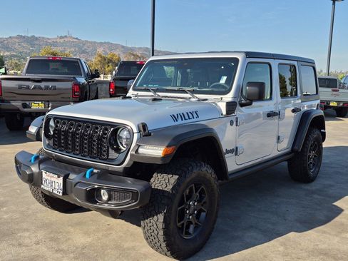 Used 2024 Jeep Wrangler Unlimited AWD/4WD image 3