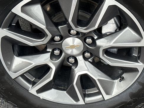 Certified 2023 Chevrolet Silverado 1500 LT AWD/4WD image 11