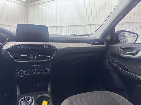 Used 2022 Ford Escape SE w/ SE Sport Appearance Package FWD image 16