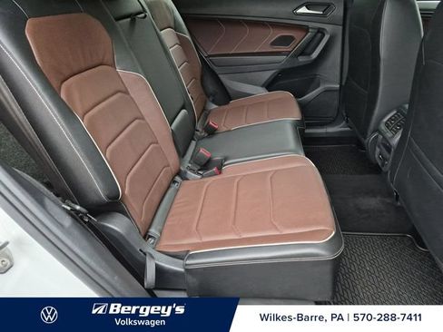 Used 2022 Volkswagen Tiguan SEL R-Line AWD/4WD image 27