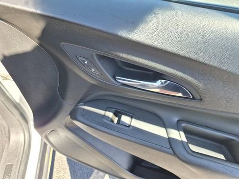 Used 2022 Chevrolet Equinox LT image 15