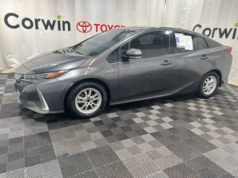 Used 2018 Toyota Prius Prime Plus image 4