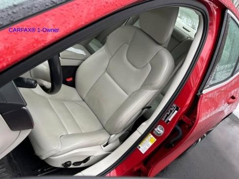 Used 2023 Volvo S60 B5 Ultimate image 3