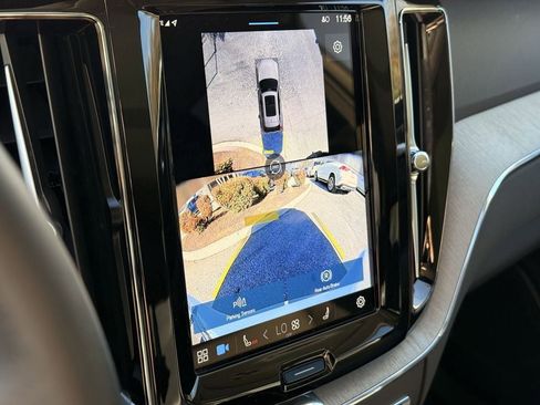 Certified 2025 Volvo XC60 B5 Plus image 22