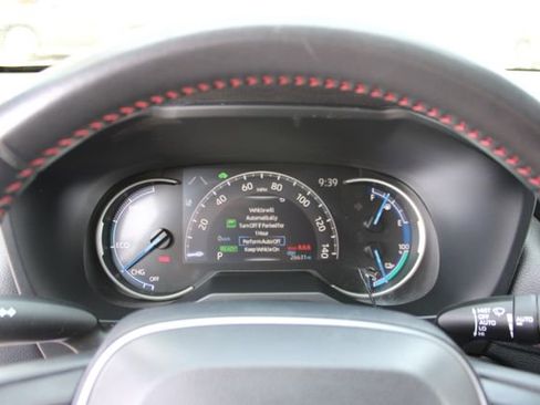 Used 2021 Toyota RAV4 SE w/ Weather & Moonroof Package AWD/4WD image 22