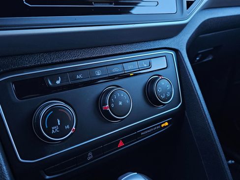 Used 2023 Volkswagen Atlas Cross Sport SE image 34