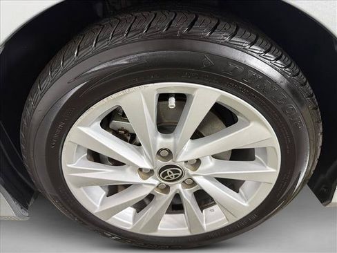 Used 2022 Toyota Camry LE w/ Convenience Package FWD image 12