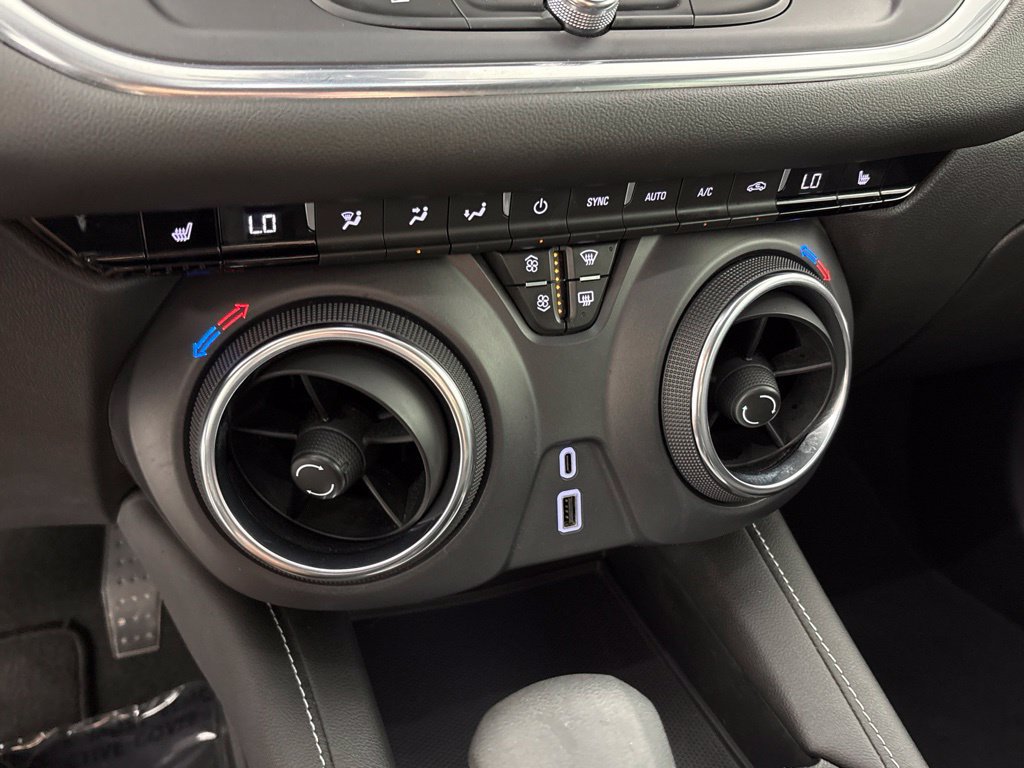 Used 2025 Chevrolet Blazer LT FWD image 34