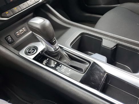 Used 2024 Nissan Sentra SV FWD image 31