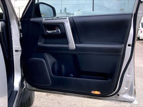 Used 2014 Toyota 4Runner SR5 image 46