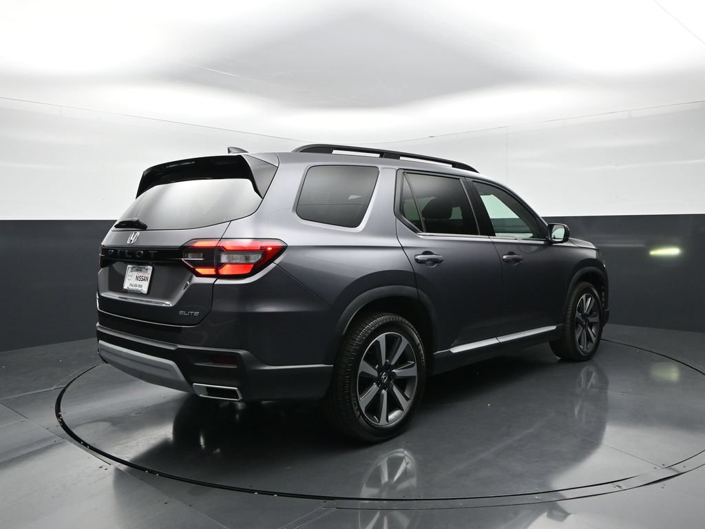 Used 2023 Honda Pilot Elite image 11