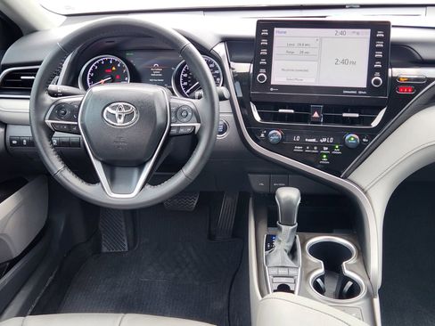 Used 2024 Toyota Camry XLE FWD image 30