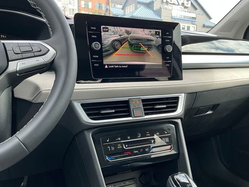 New 2025 Volkswagen Taos SE image 17