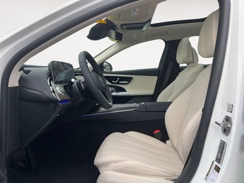 Used 2024 Mercedes-Benz E 350 4MATIC Sedan image 9