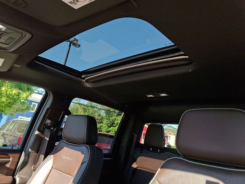 Used 2024 GMC Sierra 2500 Denali w/ Denali Reserve Package AWD/4WD image 14