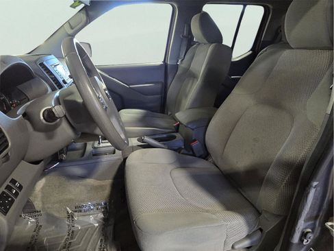 Used 2018 Nissan Frontier SV AWD/4WD image 25