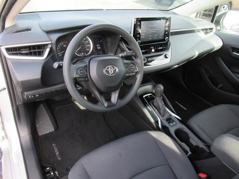 Used 2020 Toyota Corolla LE image 15