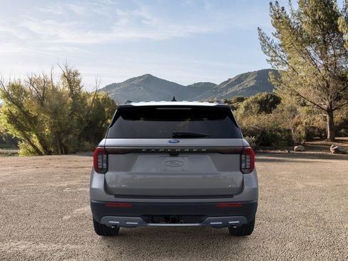 New 2026 Ford Explorer Active w/ Active Comfort Package image 5