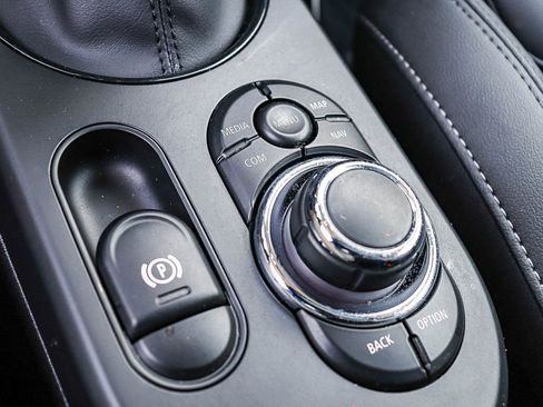 Used 2024 MINI Cooper SE image 24