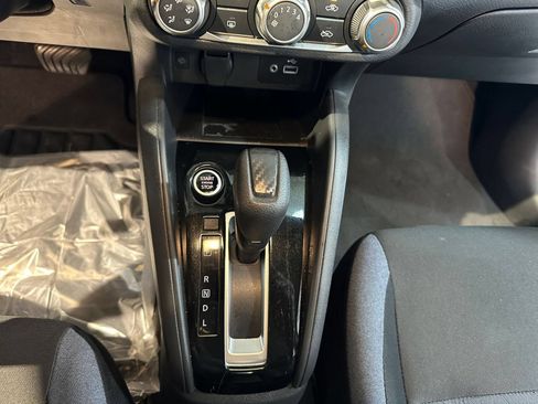 Used 2025 Nissan Versa SV FWD image 40