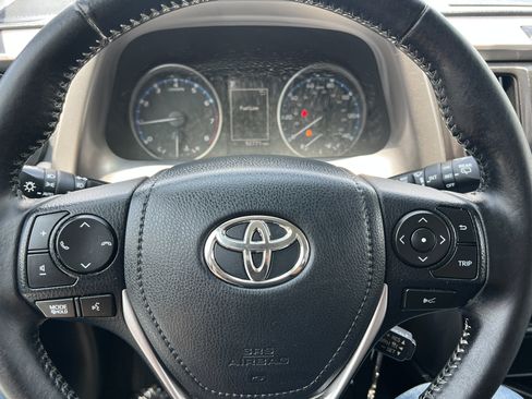 Used 2017 Toyota RAV4 XLE w/ Carpet Mat Package FWD image 23