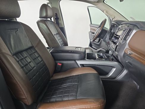 Used 2019 Nissan Titan Platinum Reserve w/ Platinum Utility Package AWD/4WD image 42