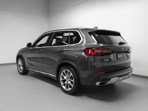 Used 2021 BMW X5 xDrive40i w/ Convenience Package AWD/4WD image 3