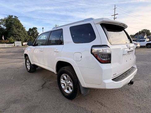 Used 2016 Toyota 4Runner SR5 AWD/4WD image 11
