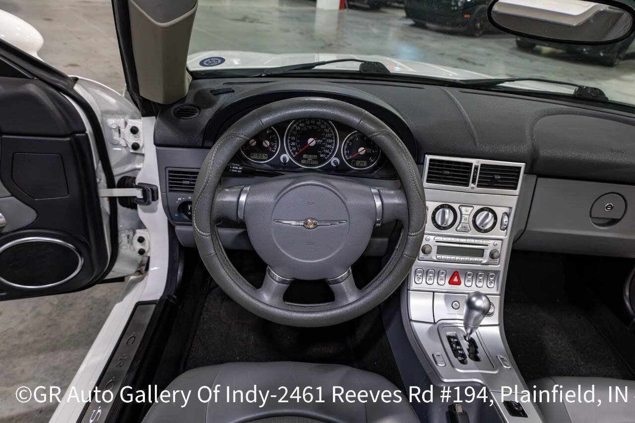 Used 2005 Chrysler Crossfire Limited RWD image 10