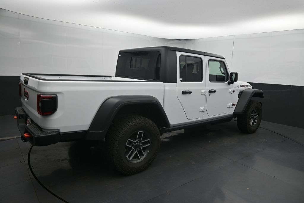 Used 2026 Jeep Gladiator Mojave AWD/4WD image 12