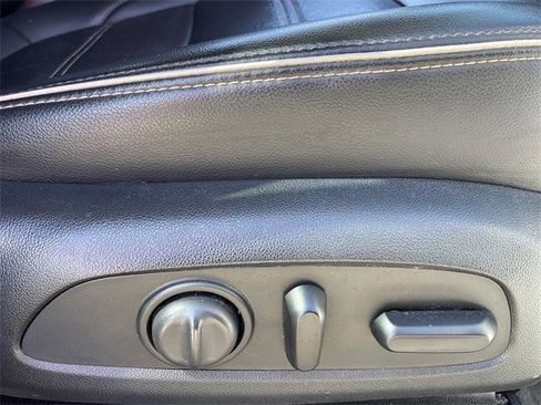 Used 2023 GMC Acadia Denali image 26