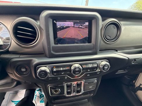 Used 2020 Jeep Gladiator Sport w/ Quick Order Package 24S AWD/4WD image 15