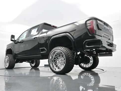 Used 2025 GMC Sierra 2500 AT4 w/ AT4 Premium Plus Package AWD/4WD image 51