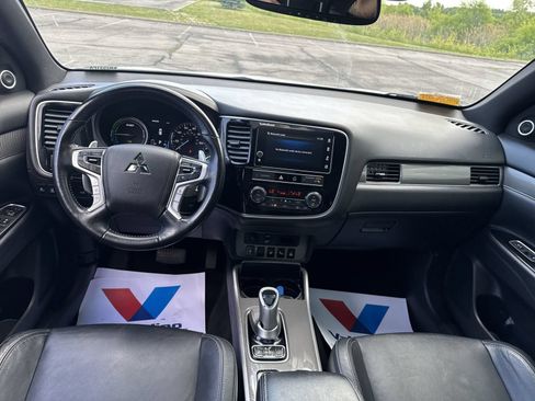 Used 2019 Mitsubishi Outlander SEL AWD/4WD image 12