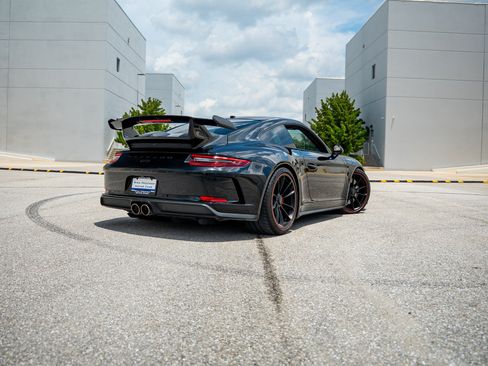 Used 2018 Porsche 911 GT3 RWD image 3