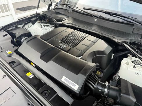 Used 2019 Land Rover Range Rover Sport SE image 59