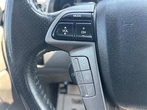 Used 2016 Honda Odyssey Touring Elite image 25